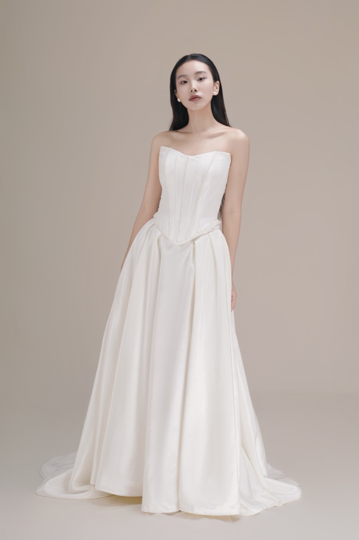 A corseted gown at Lichée Bridal, Bay Area — detail 3 of 6